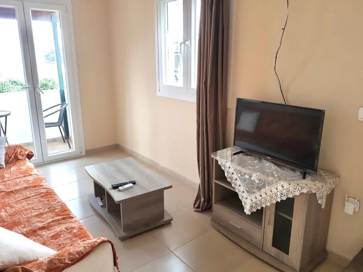 Votsalo Pool Apts Kalami  Ngoại thất bức ảnh