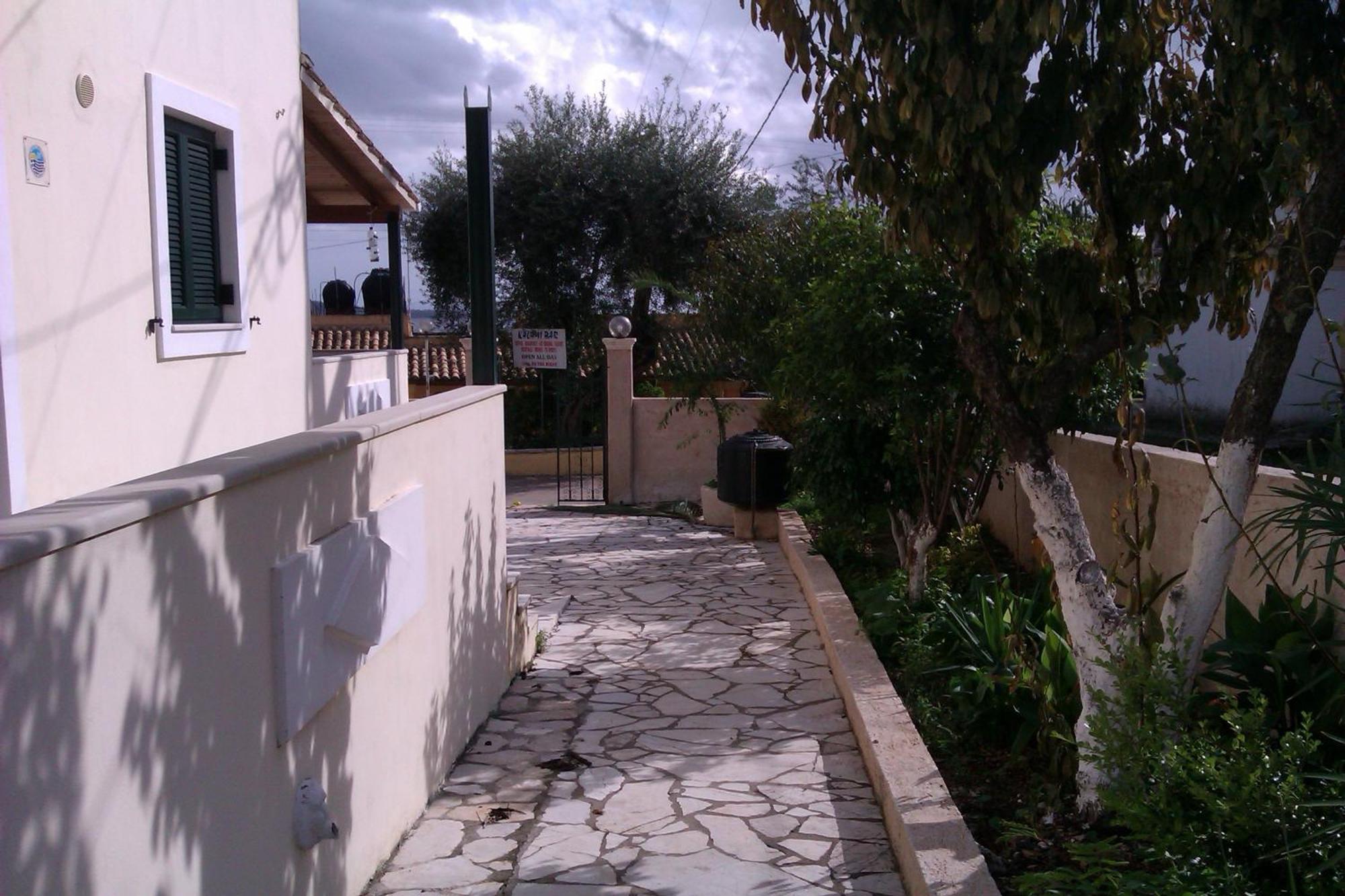 Votsalo Pool Apts Kalami  Ngoại thất bức ảnh